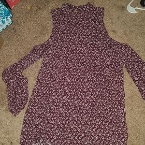 High-collared long sleeve shirt